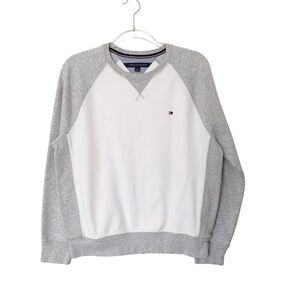 Tommy Hilfiger Mens Medium Crest Knit Crew Neck Sweater White/Gray Preppy